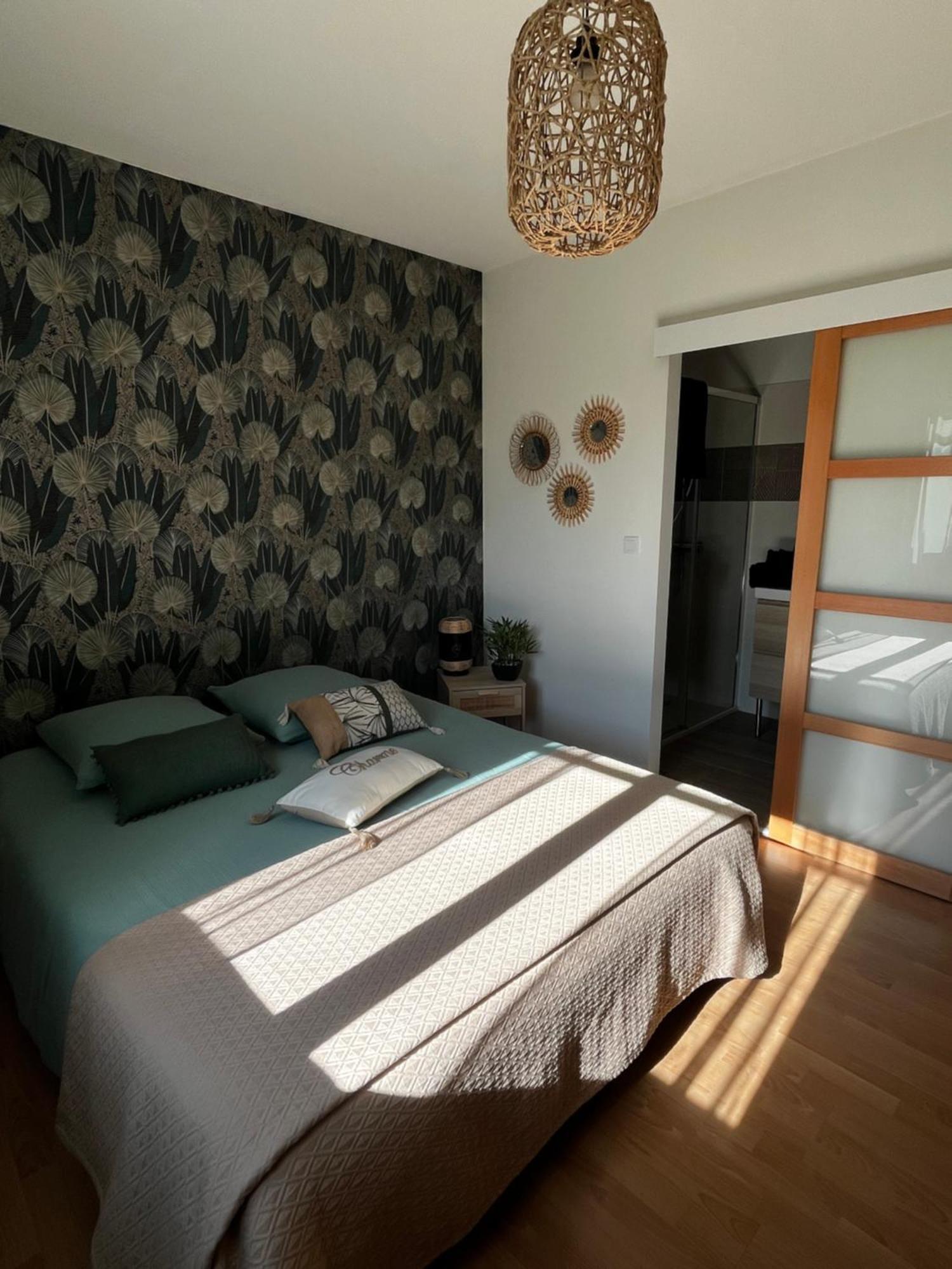 Les Voyages De Louison Bed & Breakfast Lavardac Bagian luar foto